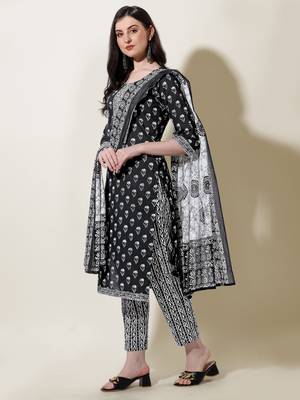 Black White Batik Print Gotta Patti Cotton Kurta With Pant and Dupatta Set 2