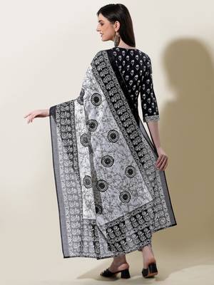 Black White Batik Print Gotta Patti Cotton Kurta With Pant and Dupatta Set 3