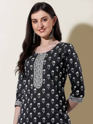 Black White Batik Print Gotta Patti Cotton Kurta With Pant and Dupatta Set 4