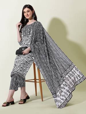 Black White Batik Printed Cotton Kurta With Pant and Dupatta 2