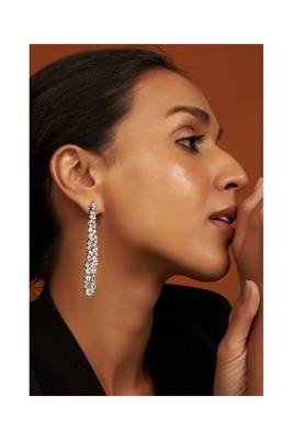 Earring Crafted With Zircons 3