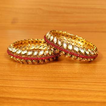 Red bangles-and-bracelets 1