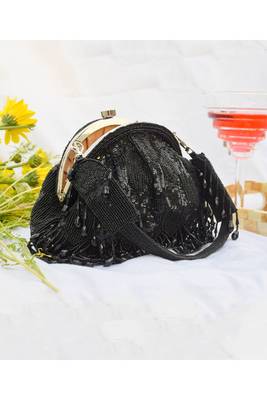 Hrutvy Clutch Black 2