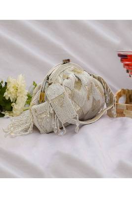 Hrutvy Clutch White 1