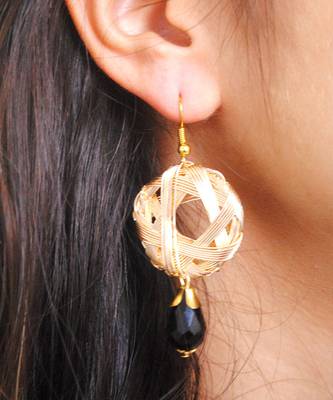 Weaved Mesh Earrings 1