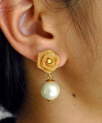 The Little Rose Earrings 1