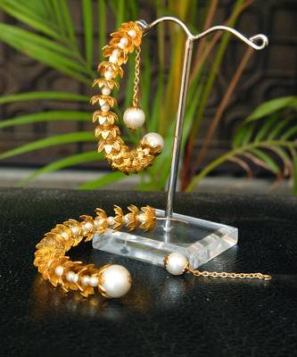 Floral Crescent Hoop Earrings 3