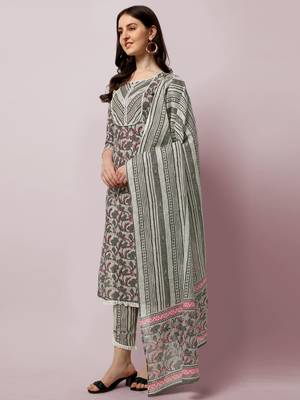 Grey Crimson Floral Printed Sequins Gotta Patti Cotton Kurta With Pant and Dupatta Set  2