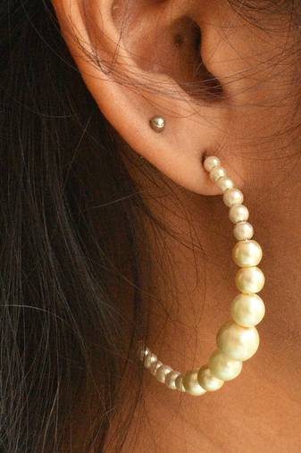 Peppy pearl half hoop earring