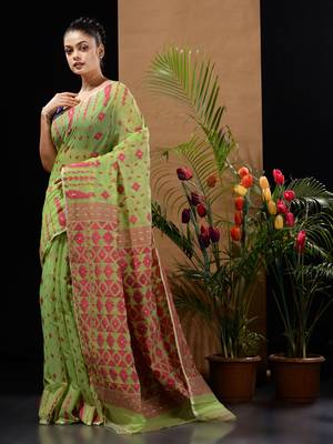 Green And Magenta Handwoven Silk Cotton Jamdani Saree With Woven Designs Without Blouse 3