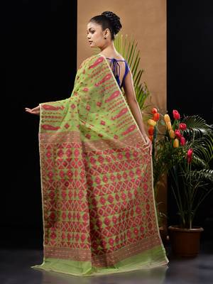 Green And Magenta Handwoven Silk Cotton Jamdani Saree With Woven Designs Without Blouse 4