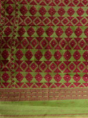 Green And Magenta Handwoven Silk Cotton Jamdani Saree With Woven Designs Without Blouse 5