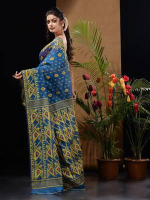 Sapphire Blue And Red Handwoven Silk Cotton Jamdani Saree With Woven Designs Without Blouse 4