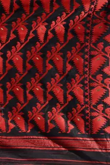 Black And Red Silk Cotton Handwoven Jamdani Saree With Woven Chevron Designs Without Blouse