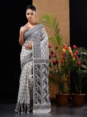 White And Black Silk Cotton Handwoven Jamdani Saree With Woven Chevron Designs Without Blouse 1