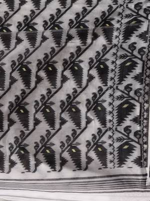 White And Black Silk Cotton Handwoven Jamdani Saree With Woven Chevron Designs Without Blouse 5