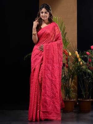 Fuchsia Silk Cotton Handwoven Jamdani Saree With Woven Chevron Designs Without Blouse 1