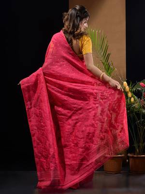 Fuchsia Silk Cotton Handwoven Jamdani Saree With Woven Chevron Designs Without Blouse 4