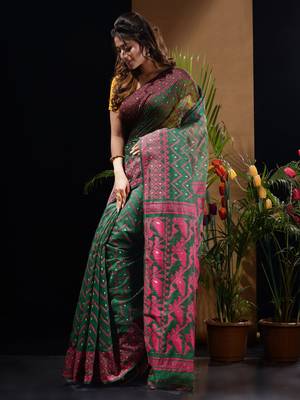 Green And Pink Silk Cotton Handwoven Jamdani Saree With Woven Chevron Designs Without Blouse 3
