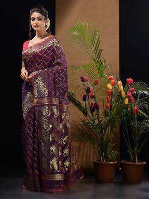 Purple Silk Cotton Handwoven Jamdani Saree With Zari Woven Chevron Designs 3