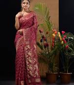 Magenta Silk Cotton Handwoven Jamdani Saree With Zari Woven Chevron Designs