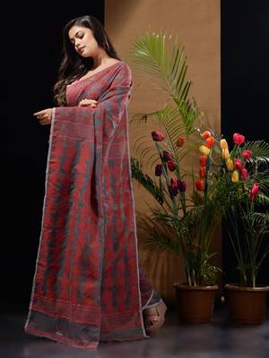 Grey And Red Silk Cotton Handwoven Jamdani Saree With Floral And Paisley Designs Without Blouse 3