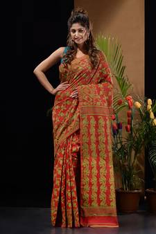 Red And Green Silk Cotton Handwoven Jamdani Saree With Floral And Paisley Designs Without Blouse