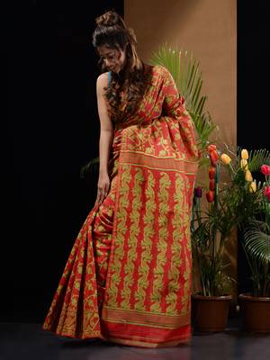 Red And Green Silk Cotton Handwoven Jamdani Saree With Floral And Paisley Designs Without Blouse 5