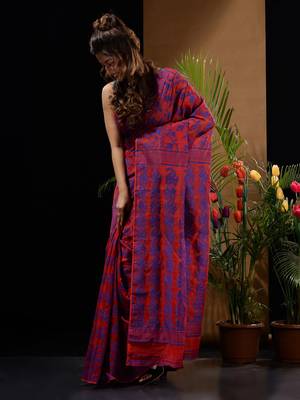 Red And Blue Silk Cotton Handwoven Jamdani Saree With Floral And Paisley Designs Without Blouse 3