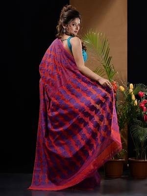 Red And Blue Silk Cotton Handwoven Jamdani Saree With Floral And Paisley Designs Without Blouse 4
