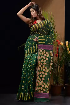 Green Silk Cotton Handwoven Jamdani Saree With Geometric Designs And Foliage Patterns Without Blouse