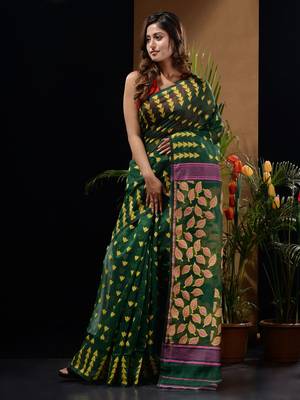 Green Silk Cotton Handwoven Jamdani Saree With Geometric Designs And Foliage Patterns Without Blouse 3