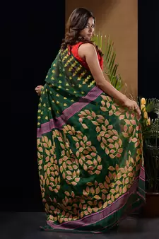 Green Silk Cotton Handwoven Jamdani Saree With Geometric Designs And Foliage Patterns Without Blouse