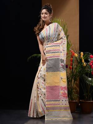 Off White Silk Cotton Handwoven Jamdani Saree With Chevron Patterns And Bird Motifs Without Blouse 3
