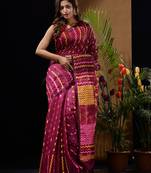 Magenta Silk Cotton Handwoven Jamdani Saree With Chevron Patterns And Bird Motifs Without Blouse
