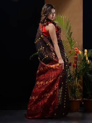 Black And Red Silk Cotton Handwoven Jamdani Saree With Zari Woven Designs And Patterns 4