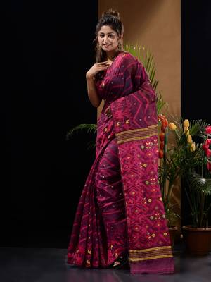 Magenta And Pink Silk Cotton Handwoven Jamdani Saree With Chevron And Ethnic Designs Without Blouse 3
