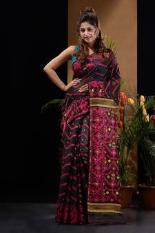 Black And Magenta Silk Cotton Handwoven Jamdani Saree With Chevron And Ethnic Designs Without Blouse