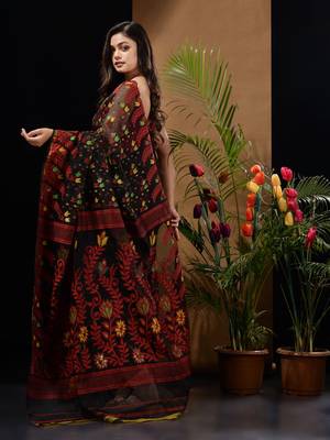 Black cotton Jamdani Saree With Multicolour Floral Designs Without Blouse 4
