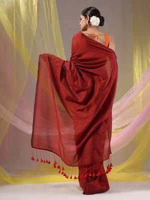 Red Cotton Handspun Soft Saree With Pompom 4