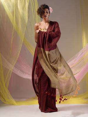Maroon Cotton Handspun Soft Saree With Contrast Beige Pallu 2