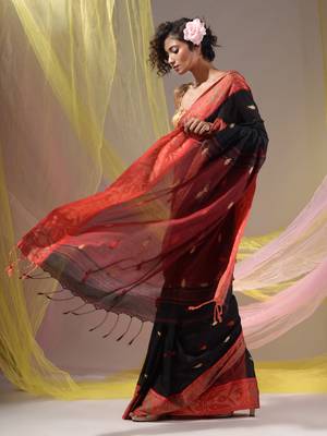 Black Cotton Handspun Soft Saree With Nakshi Border And Contrast With Red Pallu 3
