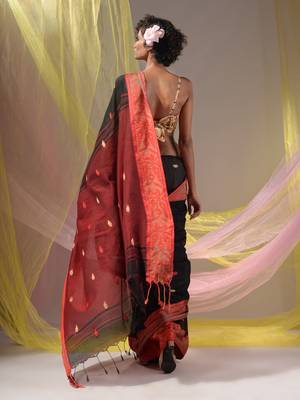 Black Cotton Handspun Soft Saree With Nakshi Border And Contrast With Red Pallu 4