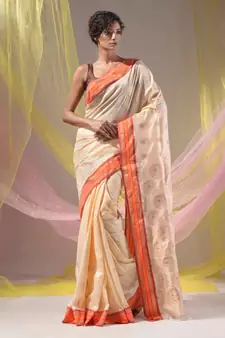 Cream Silk Matka Soft Saree With Paisley Motifs