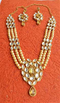 RozMili Kundan Beige necklaces set 1