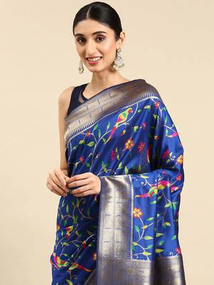 Blue woven kanchipuram silk saree with blouse 3