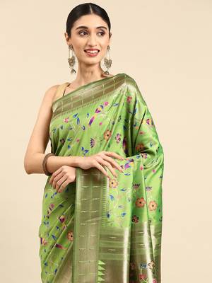 Light green woven kanchipuram silk saree with blouse 3