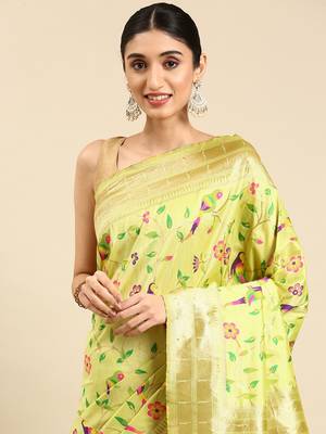 Light green woven kanchipuram silk saree with blouse 3