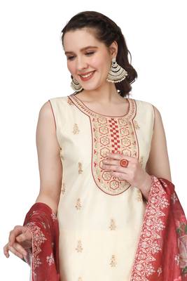 Red Embroidered Modal Salwar Suit With Pants and Chanderi Digital Print Dupatta 3