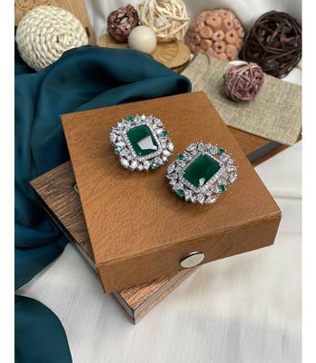 Green earrings 3